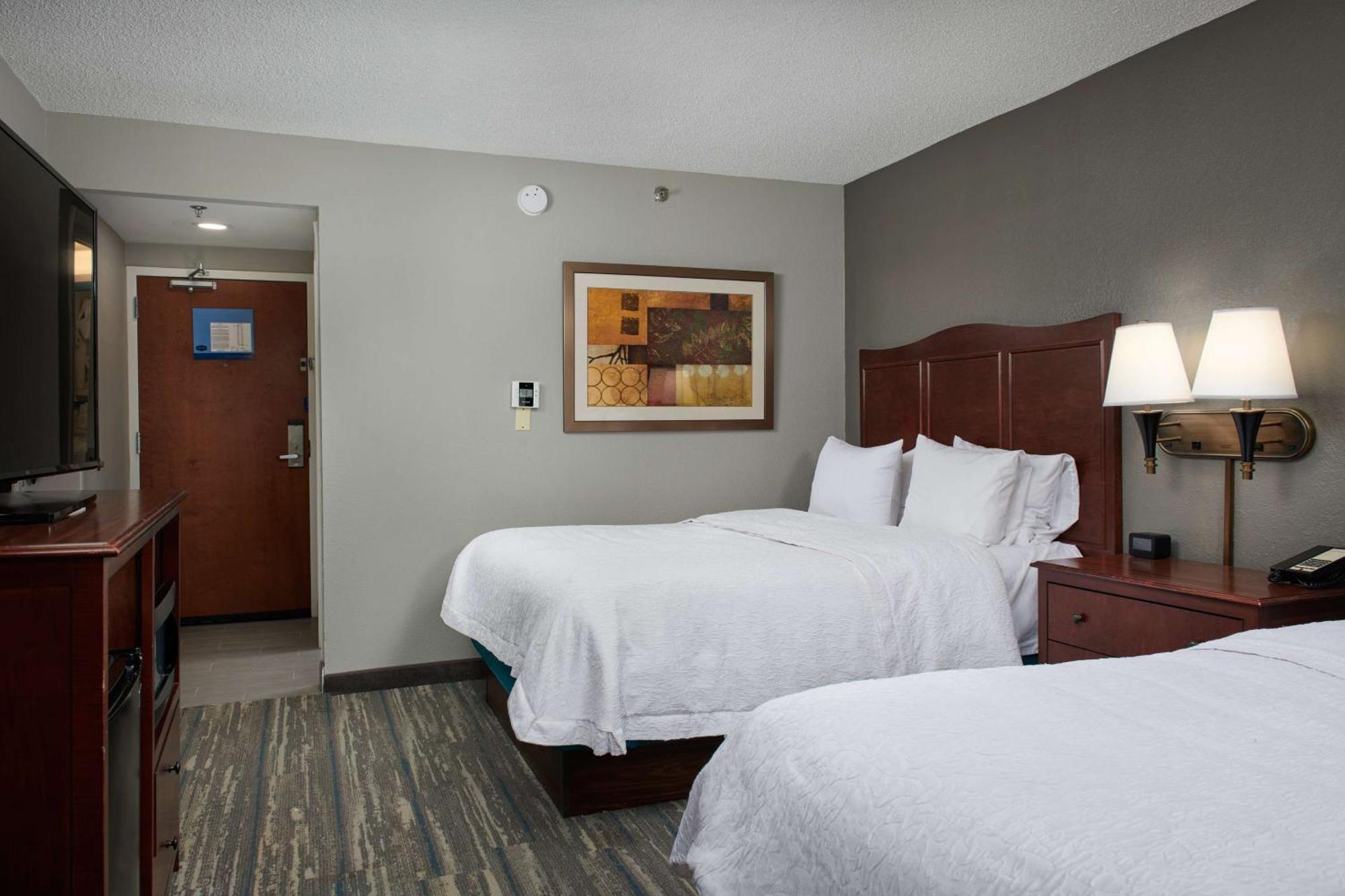 Hampton Inn Atlanta-Cumberland Mall/Cobb Galleria Area Смирна Екстериор снимка