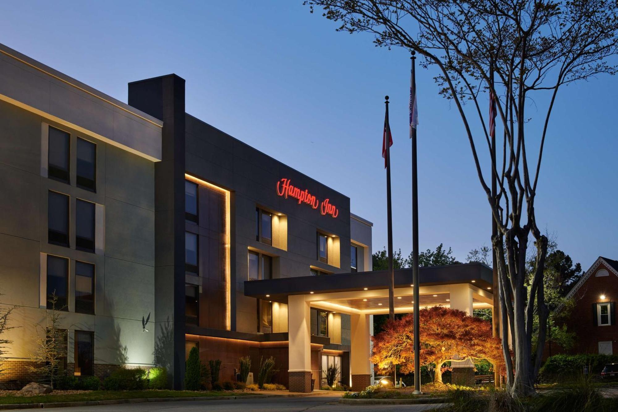 Hampton Inn Atlanta-Cumberland Mall/Cobb Galleria Area Смирна Екстериор снимка